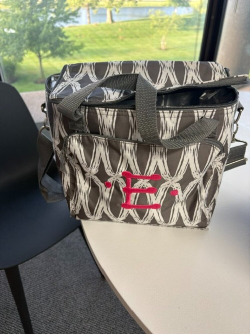Lunch box with monogram "E" - Thirty One NWT